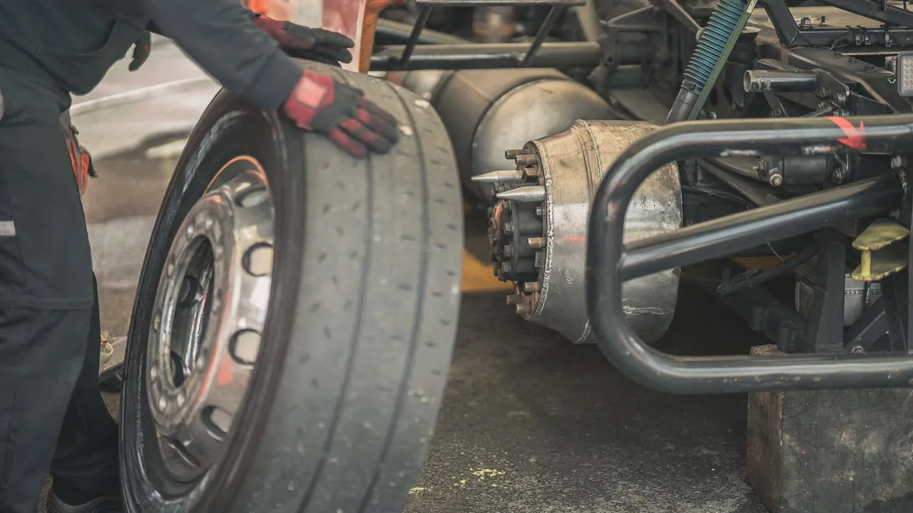 Lastikçi - Mobil lastikçi - bulunduğunuz yere gelen servis